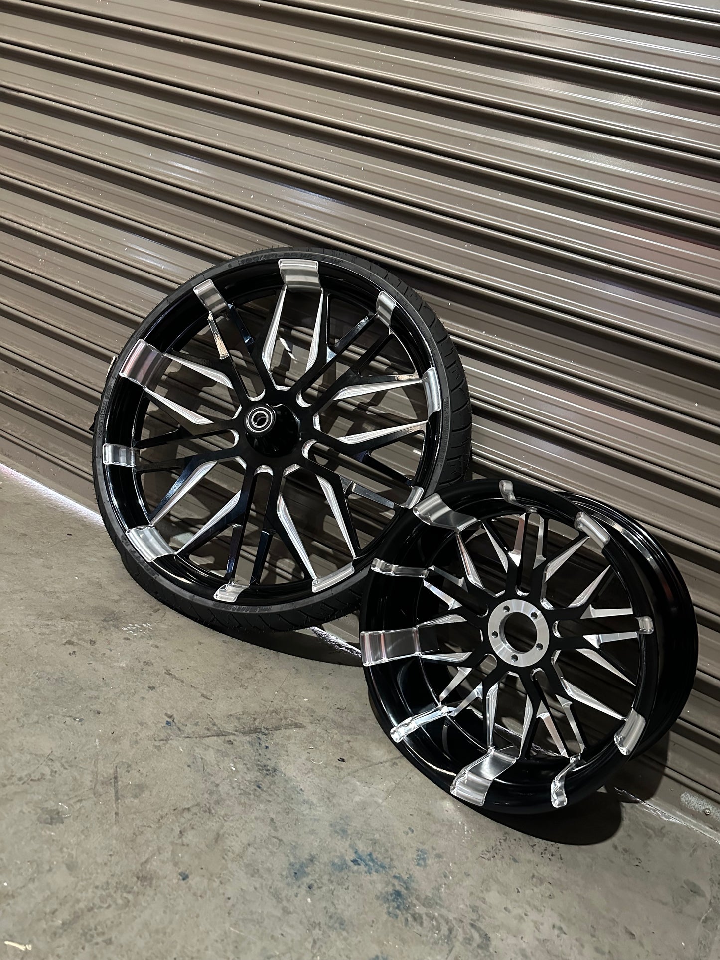 23”/18x8.5” Contrast Machined Billet Breakout Wheels