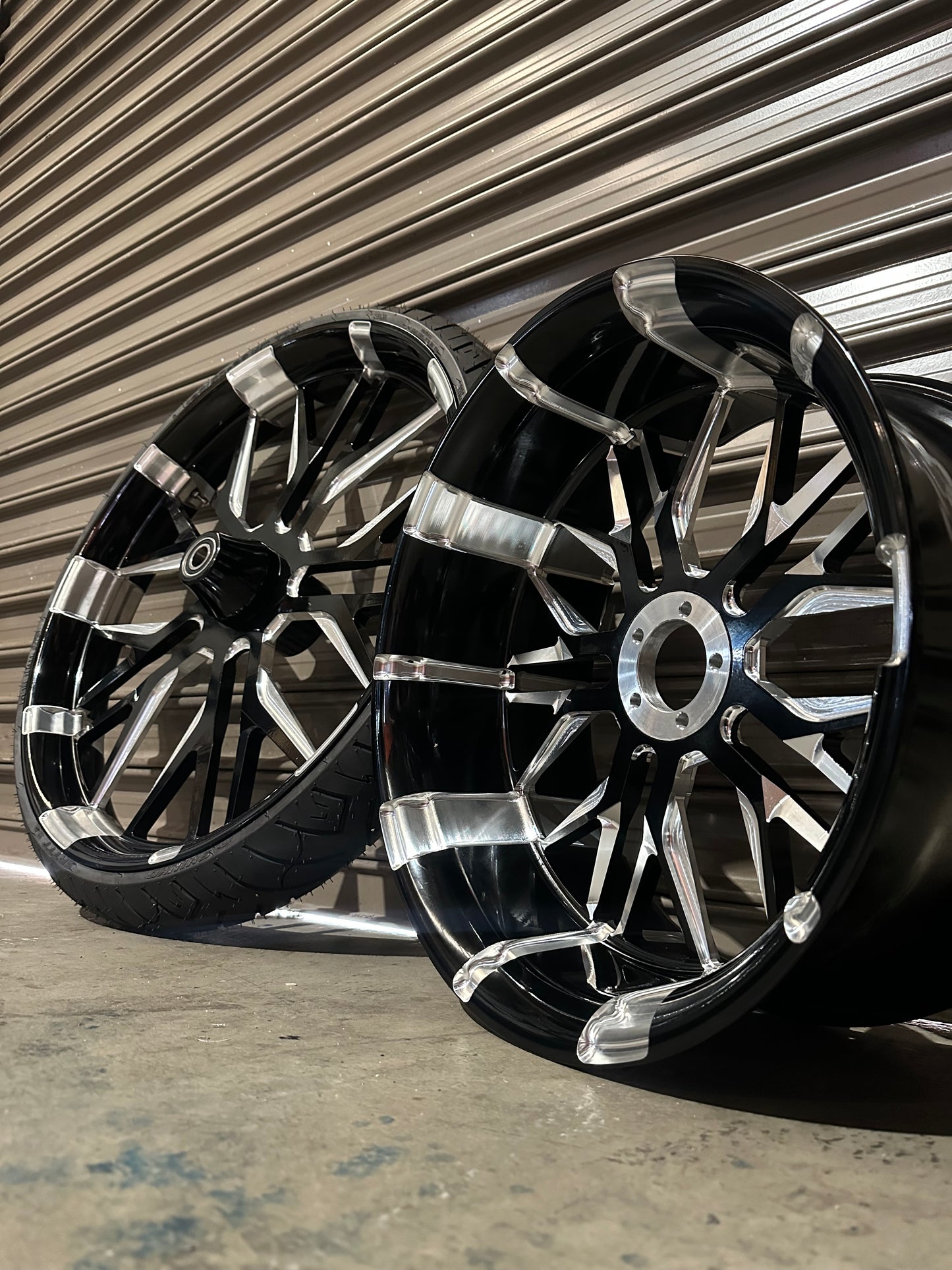 23”/18x8.5” Contrast Machined Billet Breakout Wheels