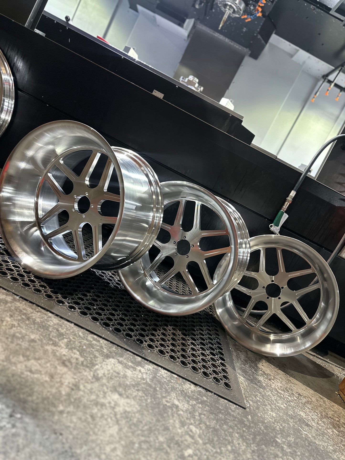 260/280 rear wheel 18x8.5”