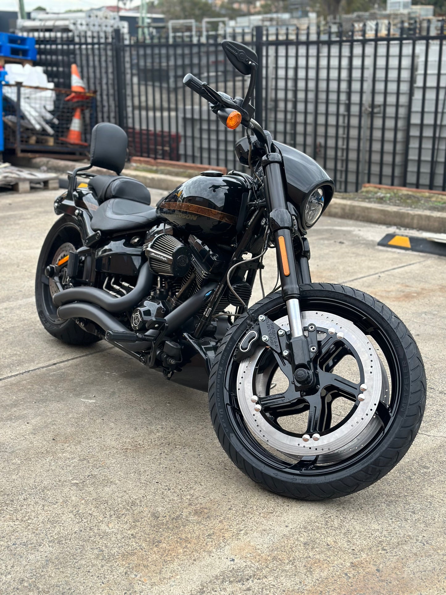 Aggressor CVO prostreet replica