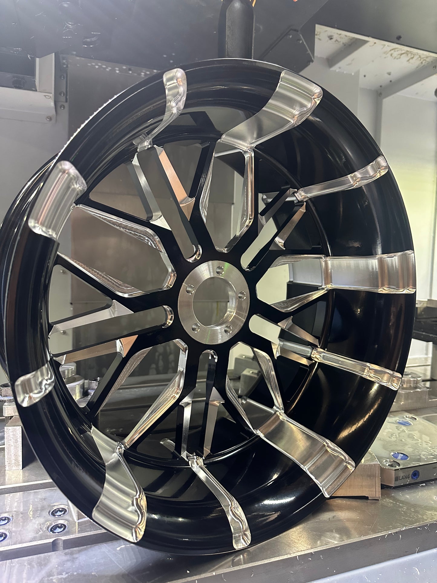 23”/18x8.5” Contrast Machined Billet Breakout Wheels