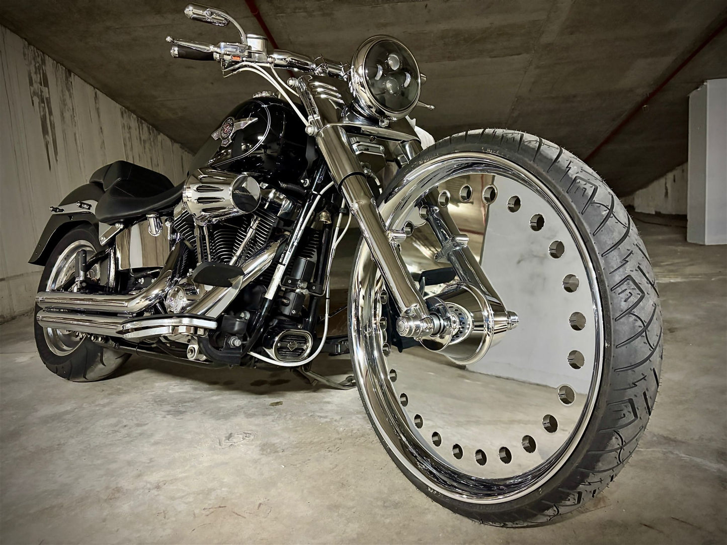 Fatboy FLSTFB solid bullet hole replica wheel 23”
