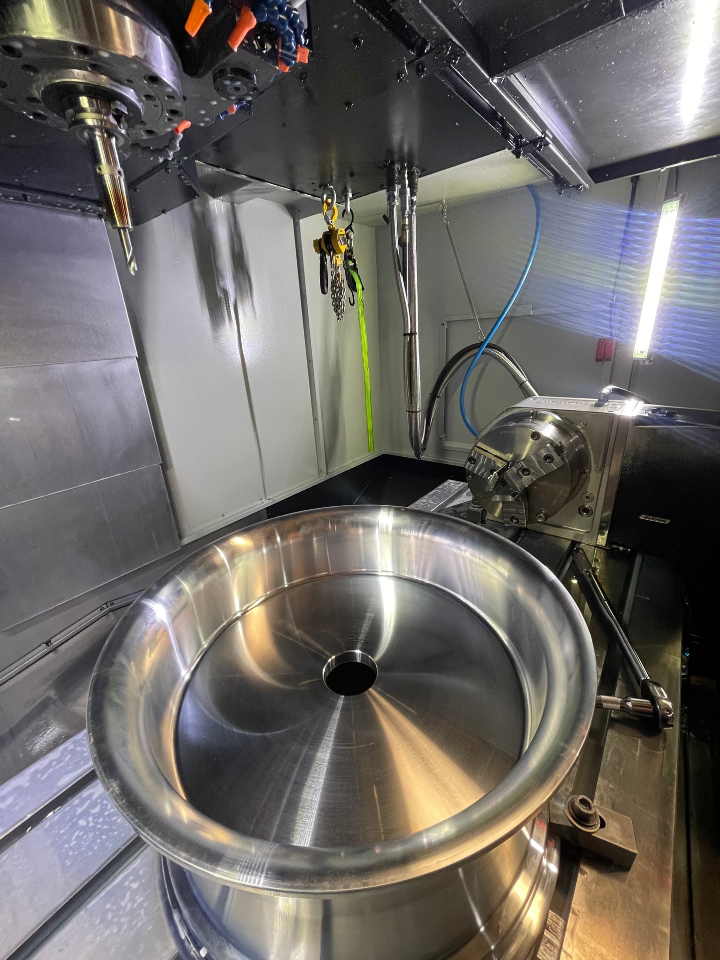 260/280 rear wheel 18x8.5”