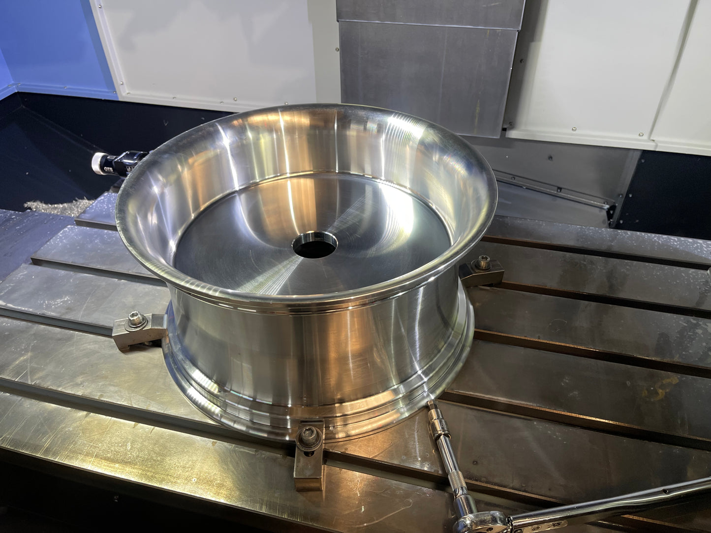 260/280 rear wheel 18x8.5”