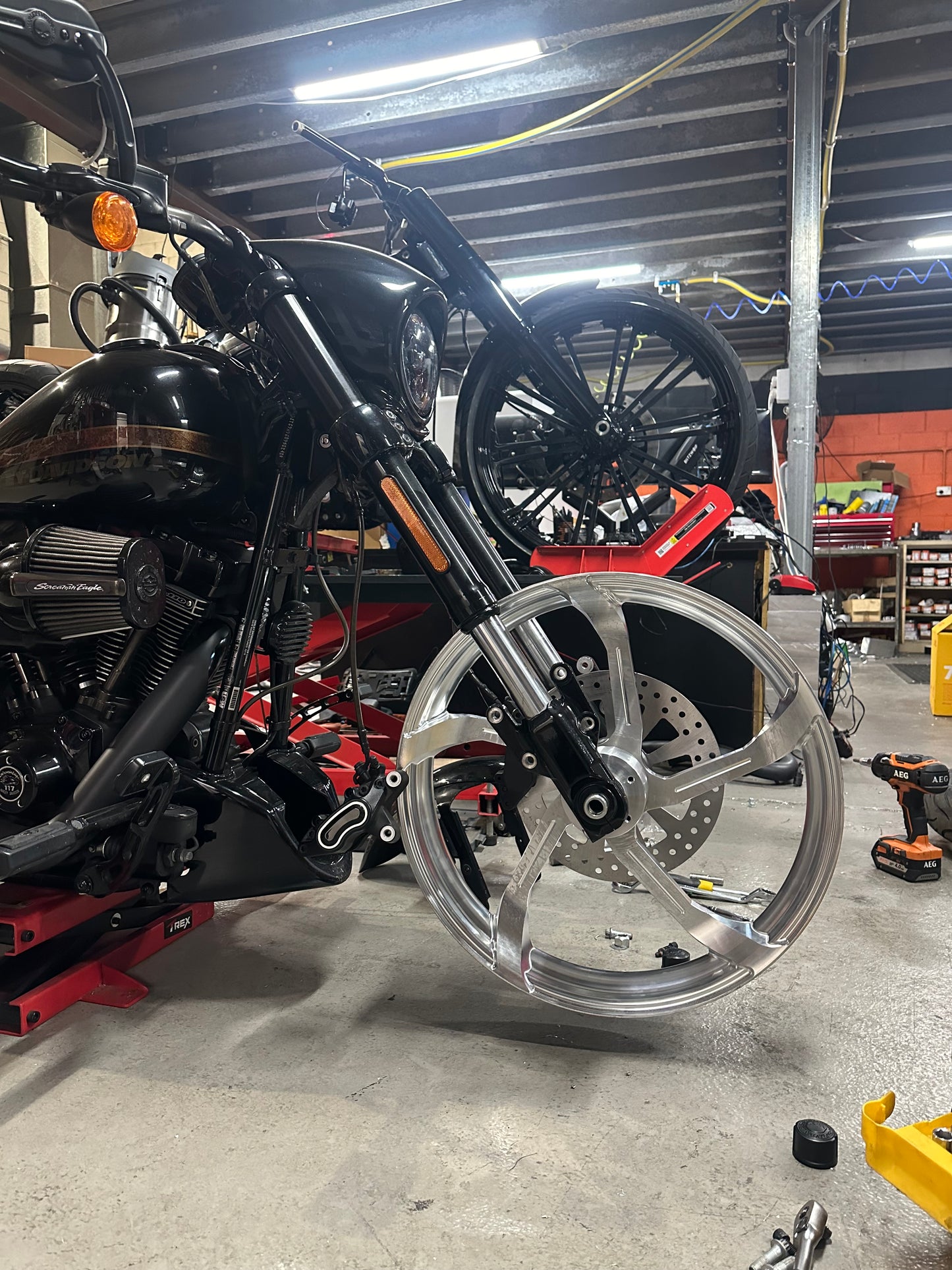 Aggressor CVO prostreet replica